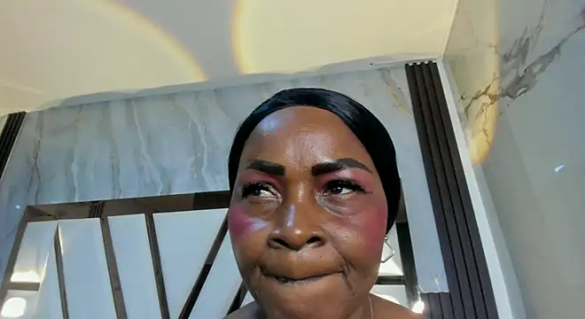 Snapshot of lola_hornei chatting on 11-12-25, 11:32 lola hornei online show from 11-12-25, 11:32