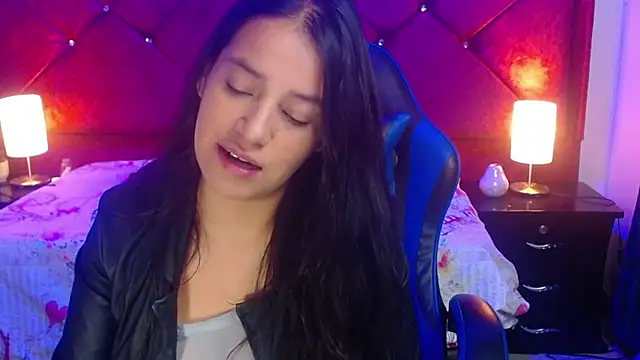 Snapshot of Julietacollins06 chatting on 04-23-26, 01:13 Julietacollins06 online show from 04-23-26, 01:13