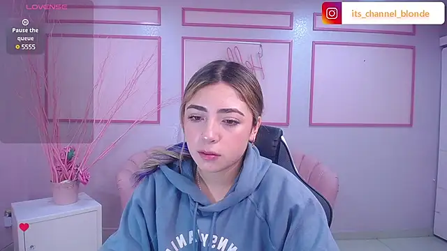 Snapshot of channel_blonde_a chatting on 12-20-24, 04:57 channel blonde a online show from 12-20-24, 04:57