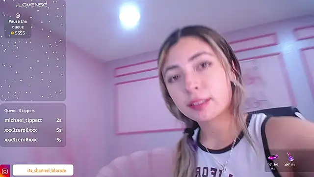 Snapshot of channel_blonde_a chatting on 01-22-25, 01:53 channel blonde a online show from 01-22-25, 01:53