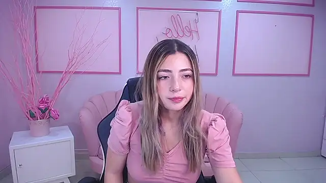 Snapshot of channel_blonde_a chatting on 01-22-25, 04:44 channel blonde a online show from 01-22-25, 04:44