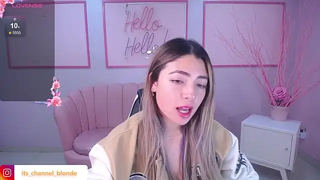 Snapshot of channel_blonde_a chatting on 01-28-25, 07:21 channel blonde a online show from 01-28-25, 07:21