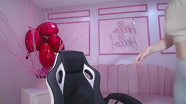 Snapshot of channel_blonde_a chatting on 02-24-25, 04:47 channel blonde a online show from 02-24-25, 04:47