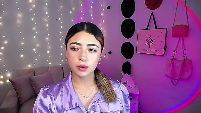 Snapshot of channel_blonde_a chatting on 03-04-25, 05:03 channel blonde a online show from 03-04-25, 05:03