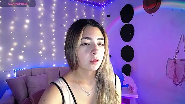 Snapshot of channel_blonde_a chatting on 03-06-25, 04:28 channel blonde a online show from 03-06-25, 04:28