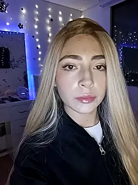 Snapshot of channel_blonde_a chatting on 10-17-25, 04:59 channel blonde a online show from 10-17-25, 04:59