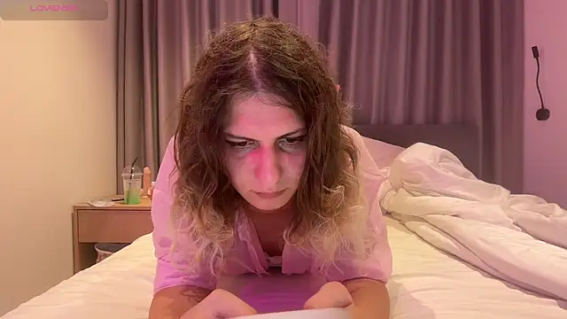 Alice Pinkhead online show from 12-18-25, 05:57