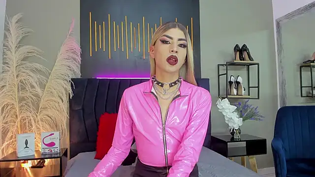 Snapshot of BrianaSchafer chatting on 02-17-25, 08:47 BrianaSchafer online show from 02-17-25, 08:47