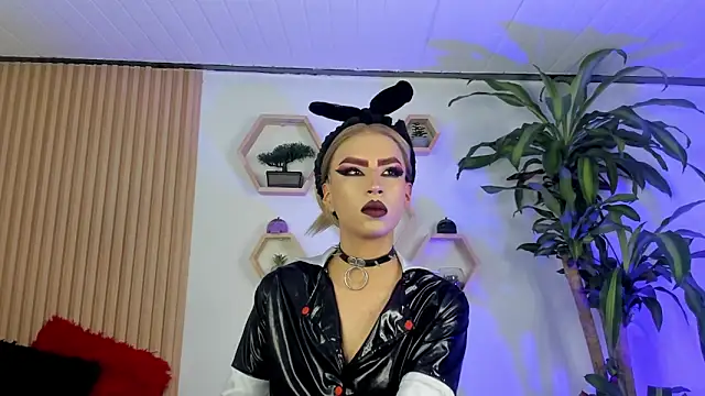 Snapshot of BrianaSchafer chatting on 11-24-25, 05:23 BrianaSchafer online show from 11-24-25, 05:23