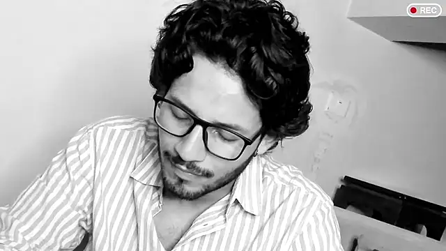 Nicholasrodrii online show from 03-09-25, 09:36