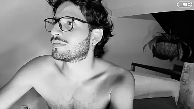 Nicholasrodrii online show from 03-21-25, 05:00