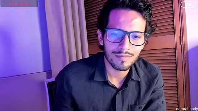 Nicholasrodrii online show from 10-10-25, 11:37