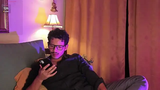 Nicholasrodrii online show from 04-09-26, 11:43
