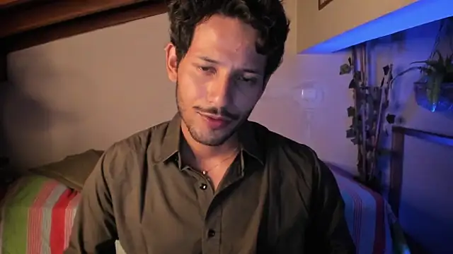 Nicholasrodrii online show from 04-16-26, 01:06