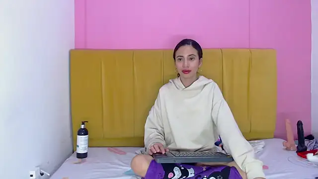 angelinabrookcm101 online show from 12-07-24, 08:22