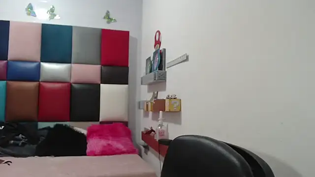 Snapshot of lily_jamesx chatting on 01-22-25, 09:32 lily jamesx online show from 01-22-25, 09:32