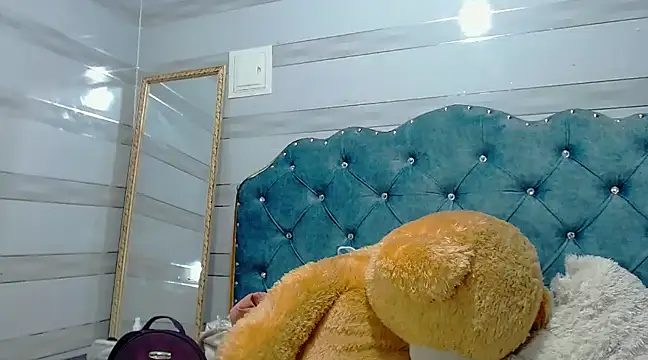 Snapshot of lily_jamesx chatting on 01-31-25, 05:32 lily jamesx online show from 01-31-25, 05:32