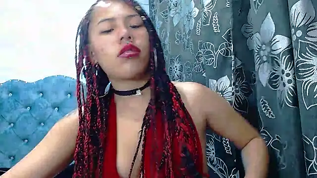 Snapshot of lily_jamesx chatting on 02-11-25, 06:44 lily jamesx online show from 02-11-25, 06:44