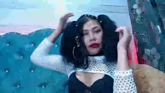 Snapshot of lily_jamesx chatting on 03-18-25, 10:04 lily jamesx online show from 03-18-25, 10:04