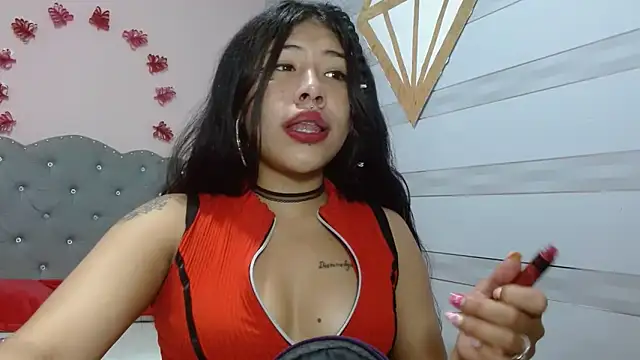 Snapshot of lily_jamesx chatting on 09-19-25, 02:18 lily jamesx online show from 09-19-25, 02:18