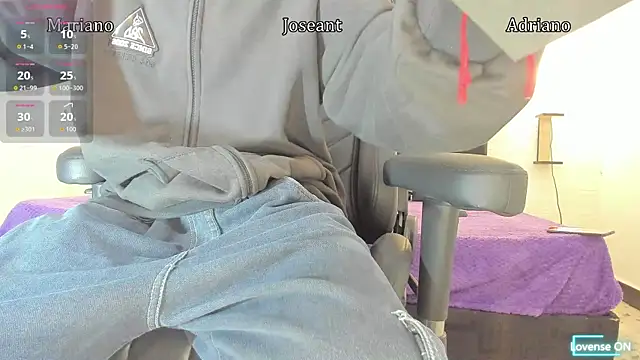 Snapshot of nakedfoam1 chatting on 09-19-25, 03:30 nakedfoam1 online show from 09-19-25, 03:30