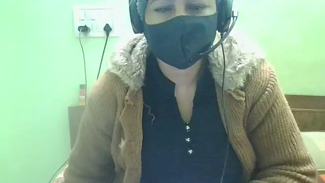 couplesuni online show from 01-16-25, 07:28