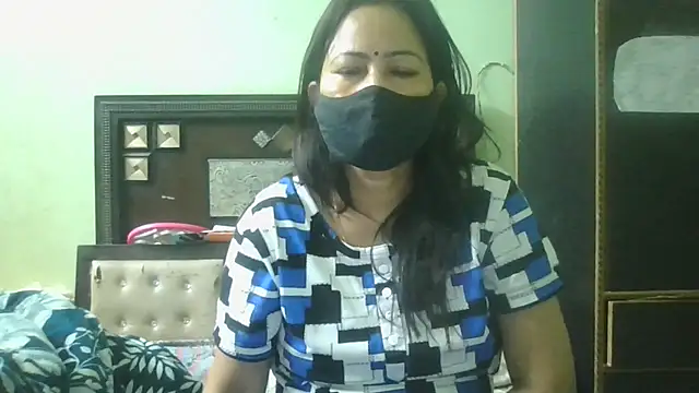 Snapshot of couplesuni chatting on 04-21-26, 02:26 couplesuni online show from 04-21-26, 02:26