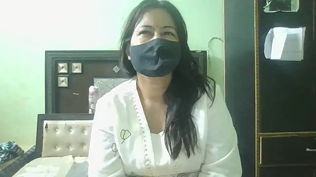 Snapshot of couplesuni chatting on 05-02-26, 02:27 couplesuni online show from 05-02-26, 02:27