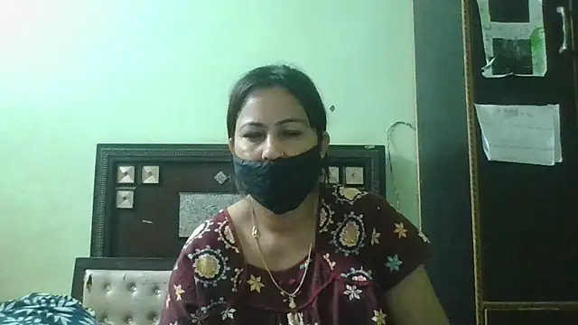 Snapshot of couplesuni chatting on 05-12-26, 02:19 couplesuni online show from 05-12-26, 02:19
