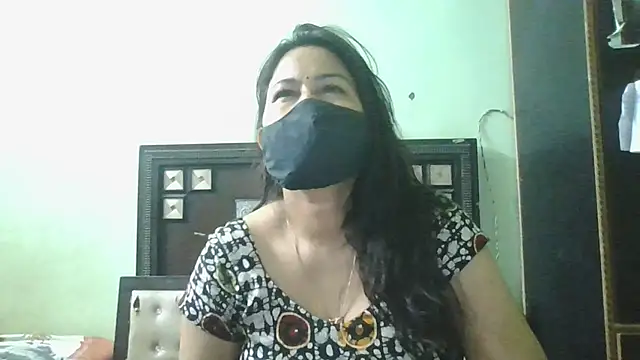 Snapshot of couplesuni chatting on 05-27-26, 10:12 couplesuni online show from 05-27-26, 10:12