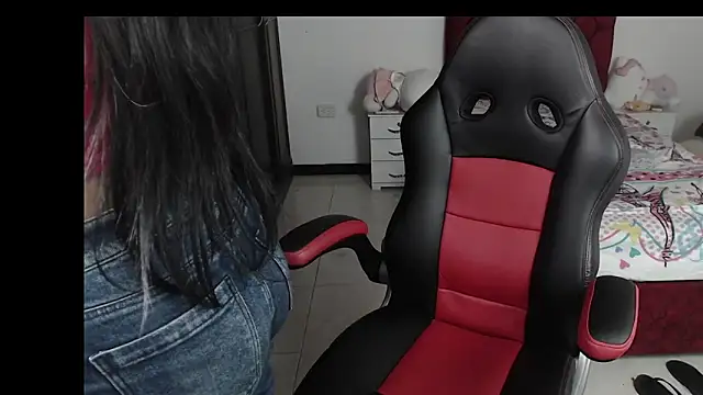 Snapshot of kayla_k18 chatting on 01-15-25, 09:30 kayla k18 online show from 01-15-25, 09:30