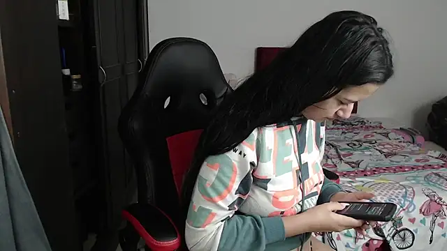 Snapshot of kayla_k18 chatting on 02-01-25, 08:47 kayla k18 online show from 02-01-25, 08:47