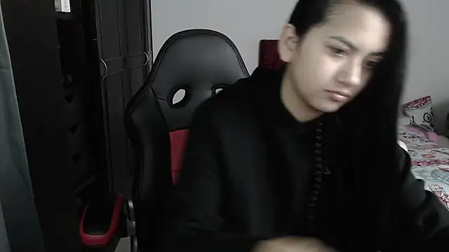 Snapshot of kayla_k18 chatting on 02-06-25, 10:53 kayla k18 online show from 02-06-25, 10:53