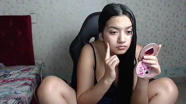 Snapshot of kayla_k18 chatting on 03-15-25, 10:11 kayla k18 online show from 03-15-25, 10:11