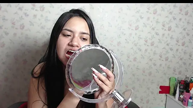 Snapshot of kayla_k18 chatting on 09-23-25, 07:00 kayla k18 online show from 09-23-25, 07:00