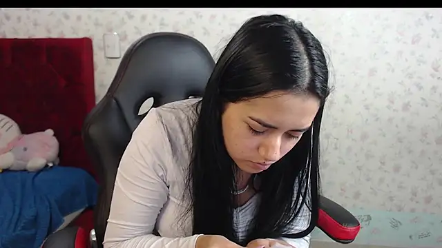 Snapshot of kayla_k18 chatting on 10-03-25, 02:08 kayla k18 online show from 10-03-25, 02:08