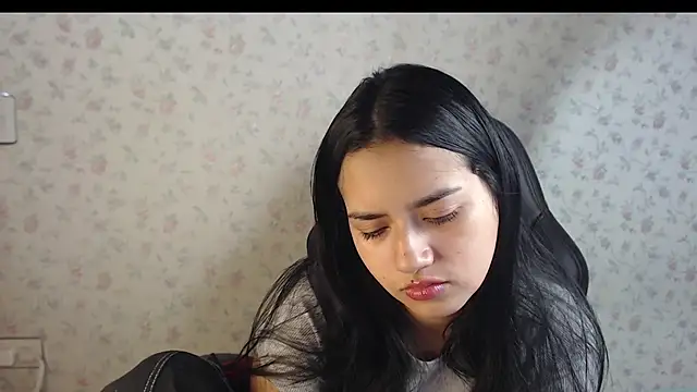 Snapshot of kayla_k18 chatting on 10-23-25, 01:05 kayla k18 online show from 10-23-25, 01:05