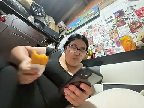 dafne19  online show from 04-11-26, 02:05