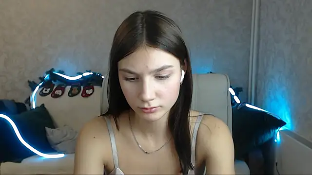 AnaHoney online show from 12-18-24, 10:19