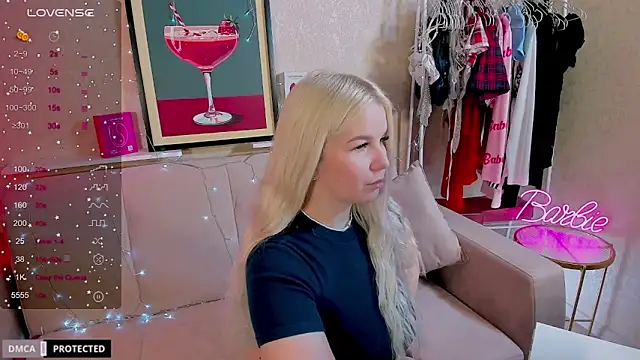 Snapshot of Tasty_booty chatting on 09-18-25, 01:40 Tasty booty online show from 09-18-25, 01:40