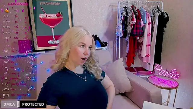 Snapshot of Tasty_booty chatting on 10-25-25, 02:19 Tasty booty online show from 10-25-25, 02:19