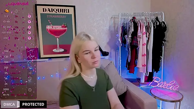 Snapshot of Tasty_booty chatting on 11-19-25, 01:27 Tasty booty online show from 11-19-25, 01:27