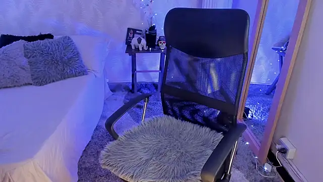 CyntiaAdams online show from 03-07-25, 12:01