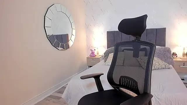 CyntiaAdams online show from 09-13-25, 05:57