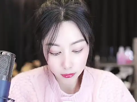 Nuyoah-77 online show from 01-06-25, 04:13