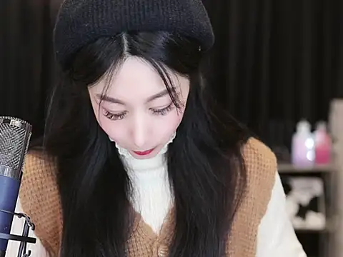 Nuyoah-77 online show from 02-05-25, 05:53