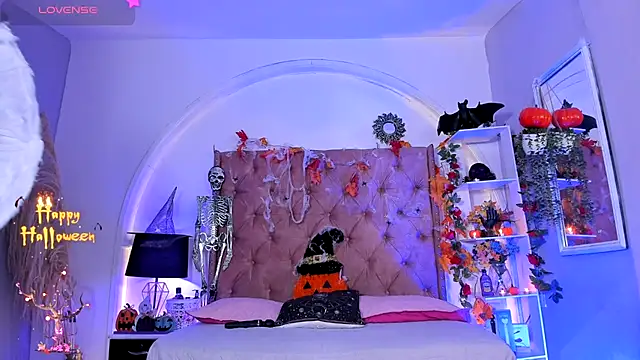 LadyAvalon online show from 10-31-25, 07:59