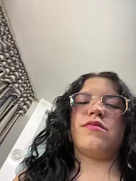 Snapshot of angela_cortes_ chatting on 03-06-25, 03:13 angela cortes online show from 03-06-25, 03:13