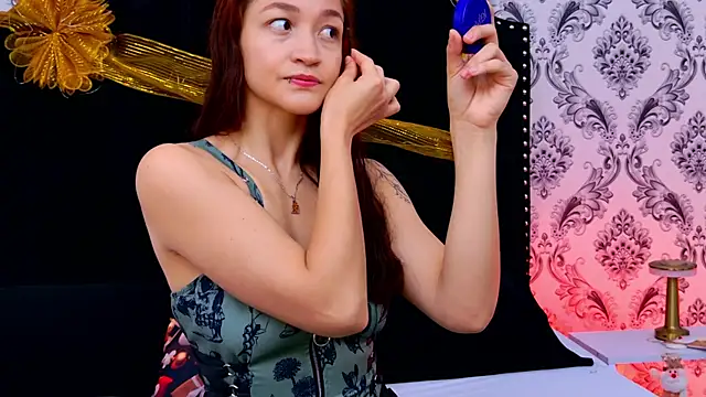 SaaraBrown online show from 12-21-25, 12:34