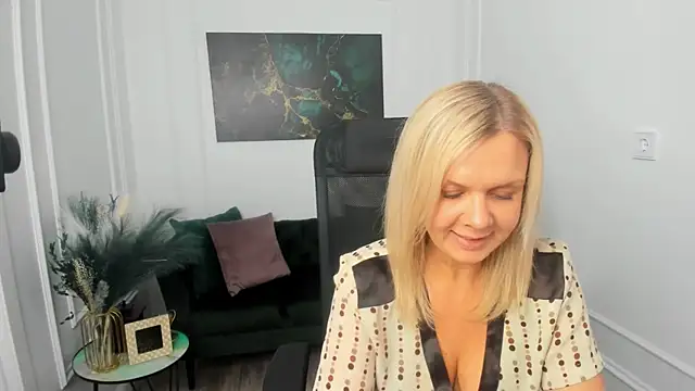 AgathaKlouin online show from 03-28-26, 11:32